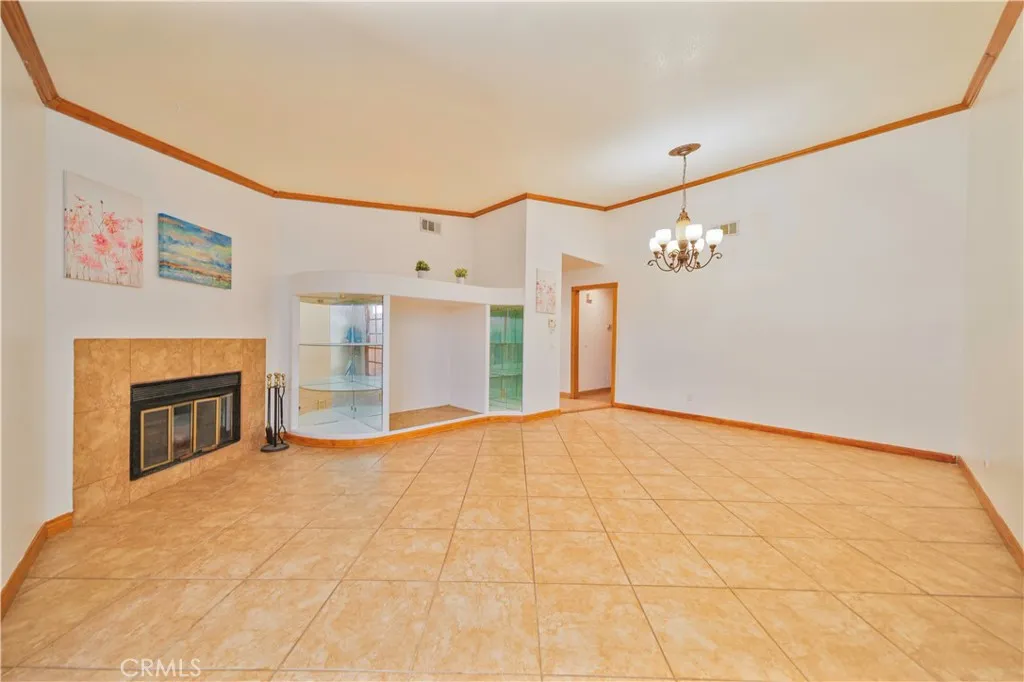 37633 13 Th St. E, Palmdale, California 93550 home-pic-3